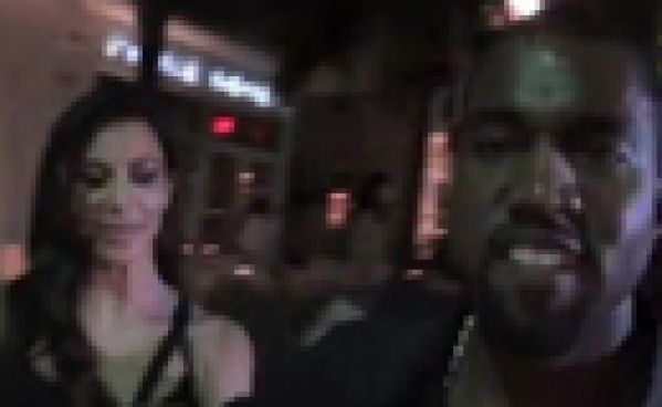 Kanye west insulte des paparazzi