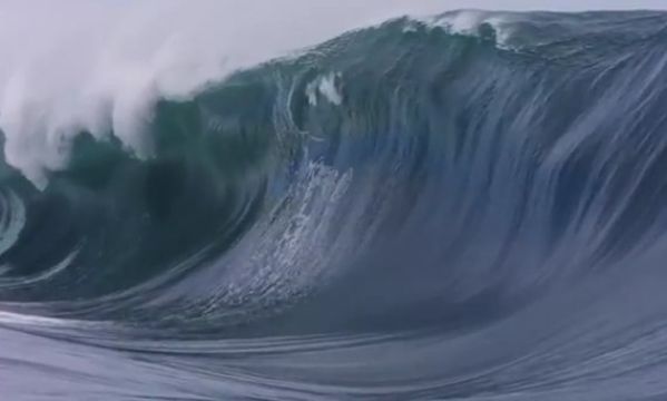 Surf Record Guinness, une des plus grosse vague jamais surfée