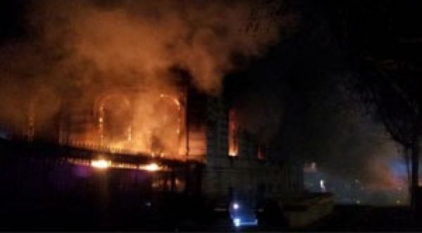 Le restaurant et la boite de nuit l’Arc, ravagé par un incendie