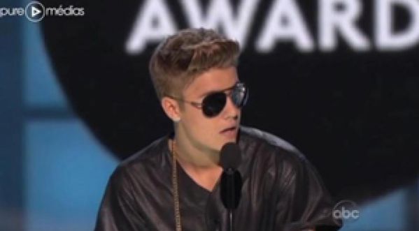 Justin Bieber hué lors des Billboard Music Awards 2013 !