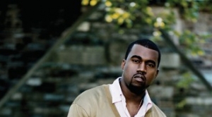Kanye West agresse un paparazzi