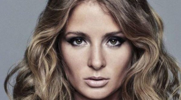 Adopte le look de Millie Mackintosh avec DRESS LIKE VIP !