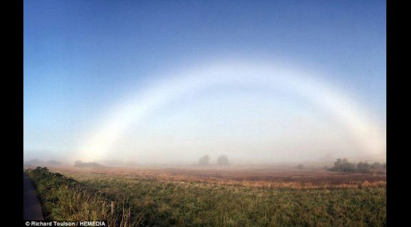 Incroyable: Un arc-en-ciel blanc a été aperçu dans le ciel de l’Ecosse !