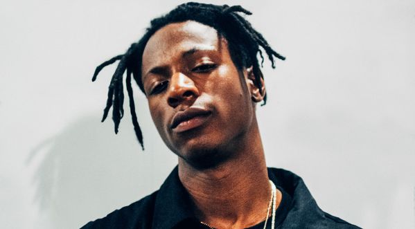 Le rappeur Joey Badass annule trois concerts parce qu’il a regardé l’éclipse totale sans lunettes