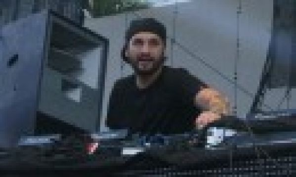 Steve Angello vous offre Ibiza !