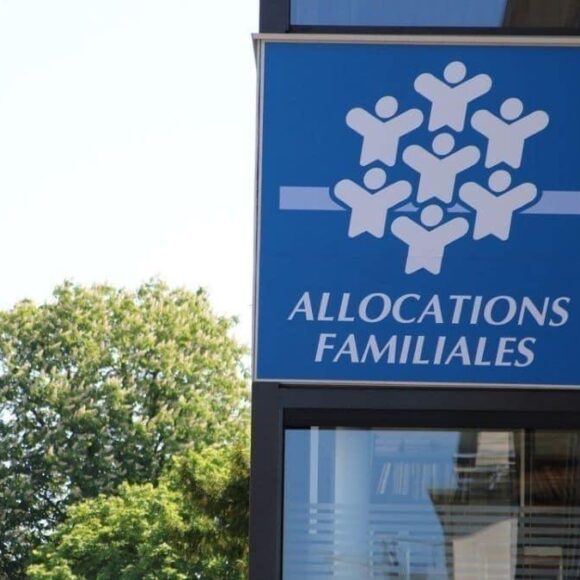 CAF : toutes les aides sociales et allocations supprimées à ces Français pour une très bonne raison