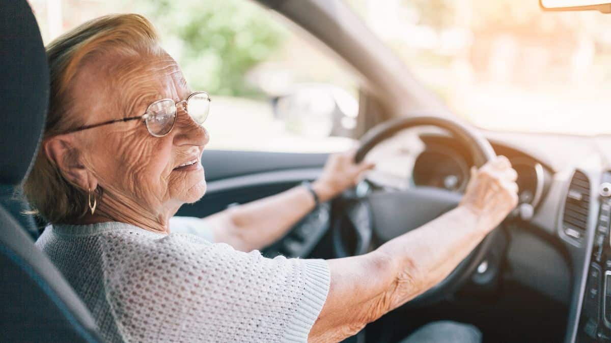 Permis de conduire les conducteurs seniors qui font ça ne doivent plus prendre la voiture