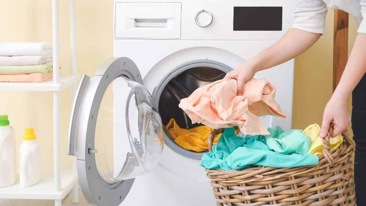 Ce bouton peu connu sur votre lave linge permet de faire baisser le coût d’un lavage de 60%