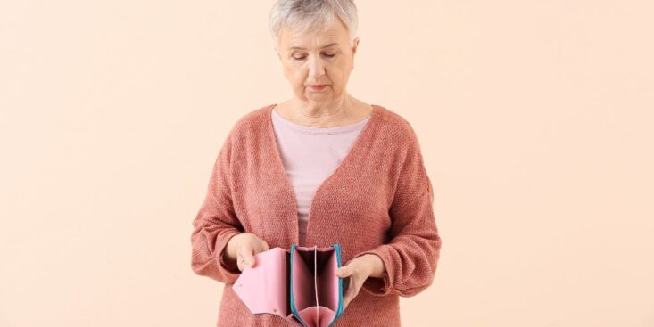 Ces arnaques explosent chez les seniors, nos conseils pour bien les protéger