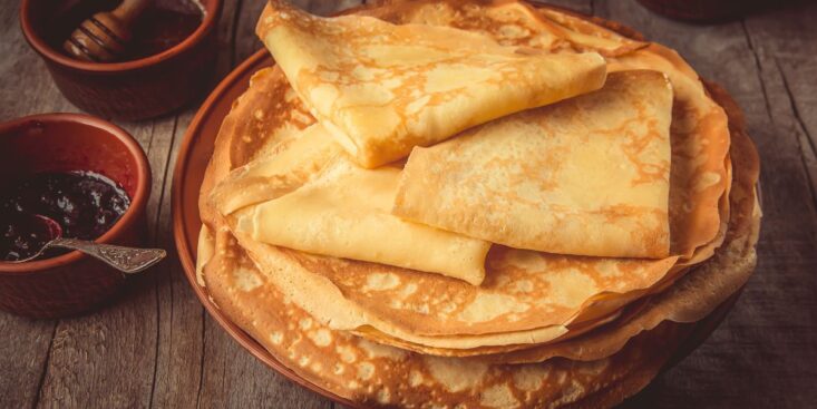 Cette astuce simple et super rapide pour redonner du moelleux aux crêpes de la veille