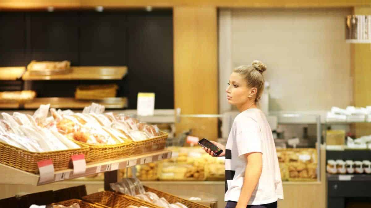 Cette chaîne de boulangerie présente partout en France vend le pire pain pour la santé selon UFC Que Choisir