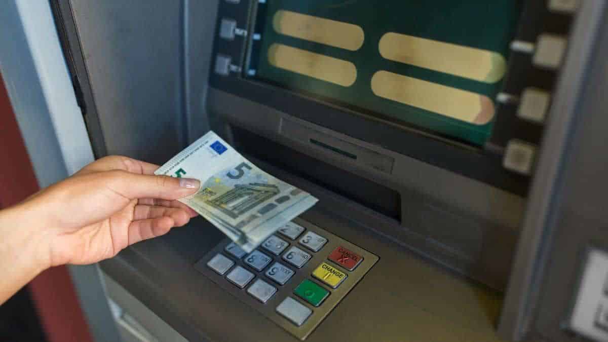 Mauvaise nouvelle les nouveaux frais bancaires à payer en 2025 dans votre banque